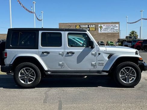 Used 2022 Jeep Wrangler Unlimited Sahara AWD/4WD image 2