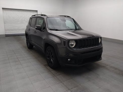 Used 2018 Jeep Renegade Altitude FWD image 13