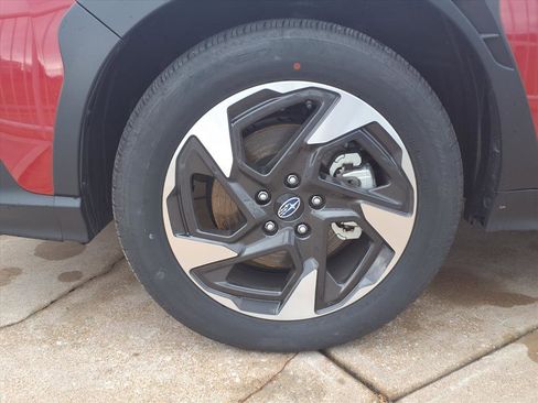 Certified 2025 Subaru Crosstrek 2.5i Limited w/ Crosstrek Mirror Package image 17