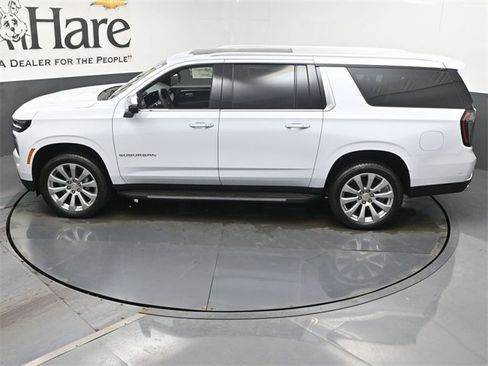 New 2026 Chevrolet Suburban Premier image 22