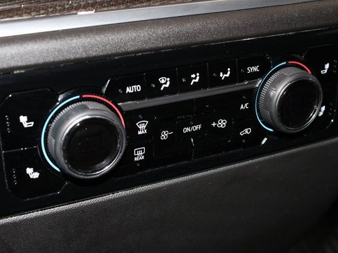 Used 2024 Chevrolet Silverado 1500 LT image 32