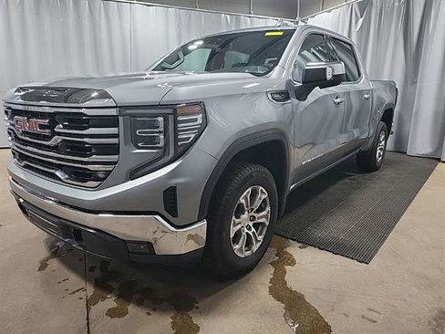 Certified 2025 GMC Sierra 1500 SLT image 12