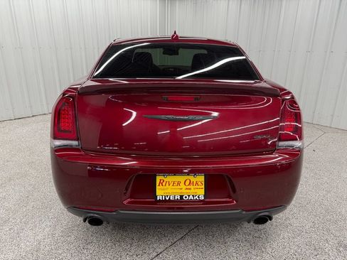 Used 2023 Chrysler 300 C RWD image 5