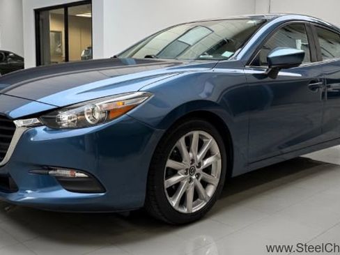 Used 2017 MAZDA MAZDA3 Touring image 2