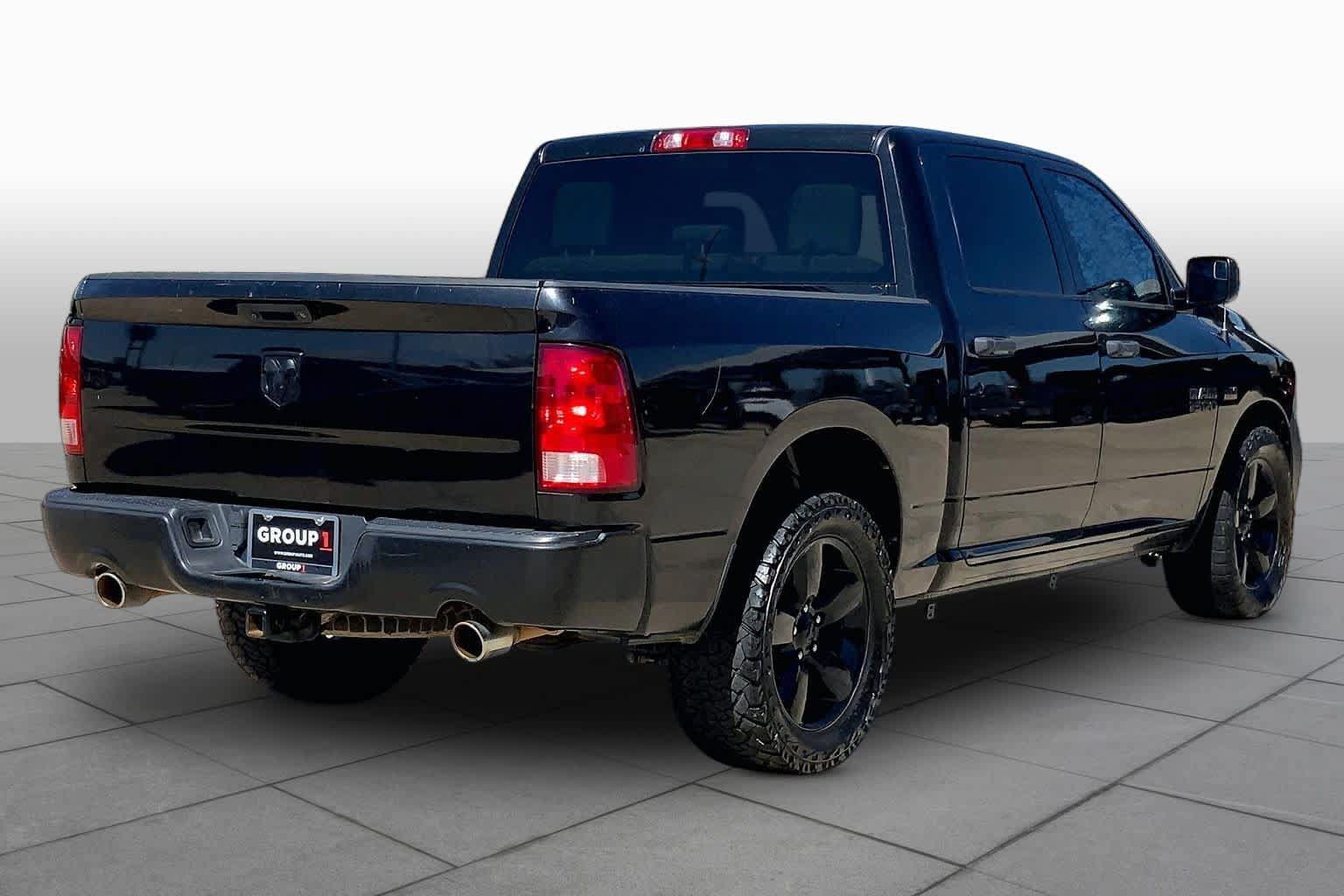 Used 2015 RAM 1500 Express RWD image 11