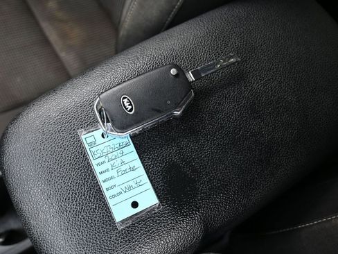 Used 2019 Kia Forte LXS image 18