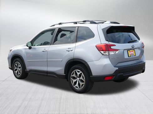 Used 2020 Subaru Forester Premium AWD/4WD image 5