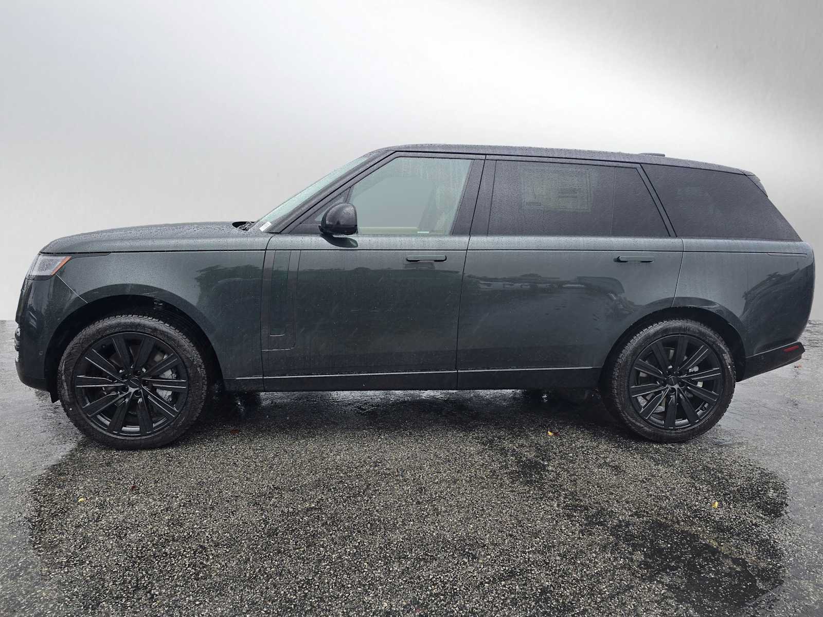 New 2026 Land Rover Range Rover Long Wheelbase SE AWD/4WD image 2