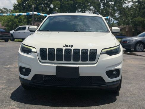 Used 2019 Jeep Cherokee Latitude Plus FWD image 3