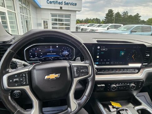 Used 2022 Chevrolet Silverado 1500 LTZ AWD/4WD image 14