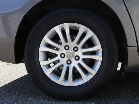 Used 2016 Toyota Sienna XLE w/ XLE Navigation Package FWD image 14
