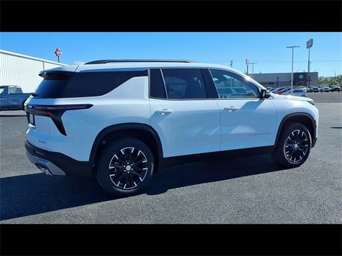 New 2026 Chevrolet Traverse LT w/ Sun and Wheel Package image 8