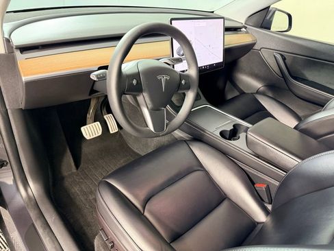 Used 2022 Tesla Model Y Performance image 34