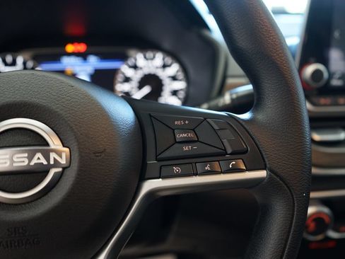 Used 2024 Nissan Altima 2.5 SV FWD image 31