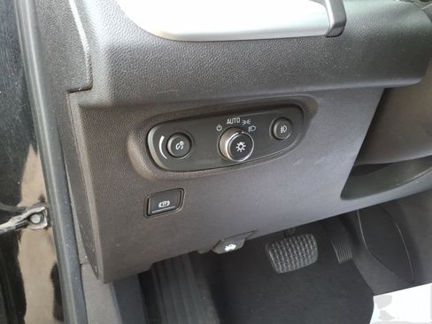 Used 2019 GMC Terrain SLT w/ Preferred Package image 19