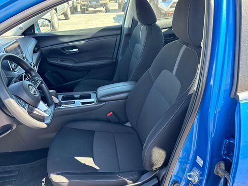 Used 2024 Nissan Sentra SV FWD image 11