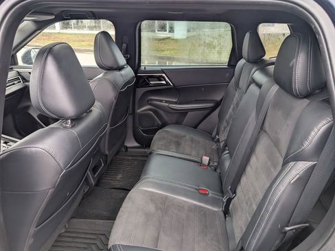 Used 2022 Mitsubishi Outlander SE AWD/4WD image 19