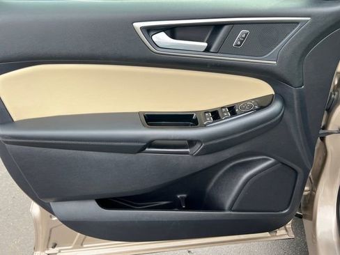 Used 2020 Ford Edge SEL w/ Convenience Package image 17