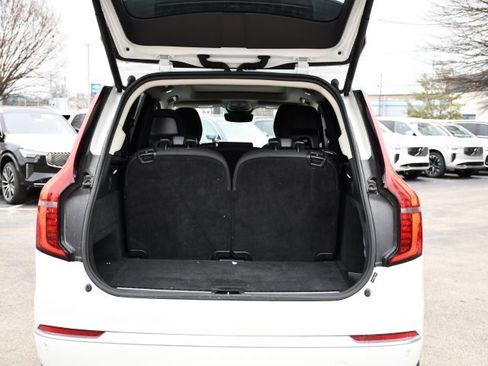 Certified 2025 Volvo XC90 B6 Plus image 25