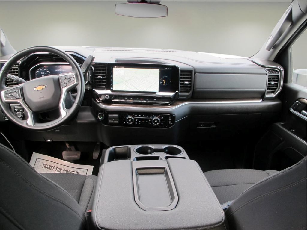 Used 2025 Chevrolet Silverado 2500 LT w/ Convenience Package AWD/4WD image 22