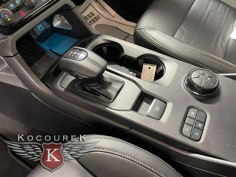 Used 2024 Ford Ranger Lariat w/ Trailer Tow Package image 17