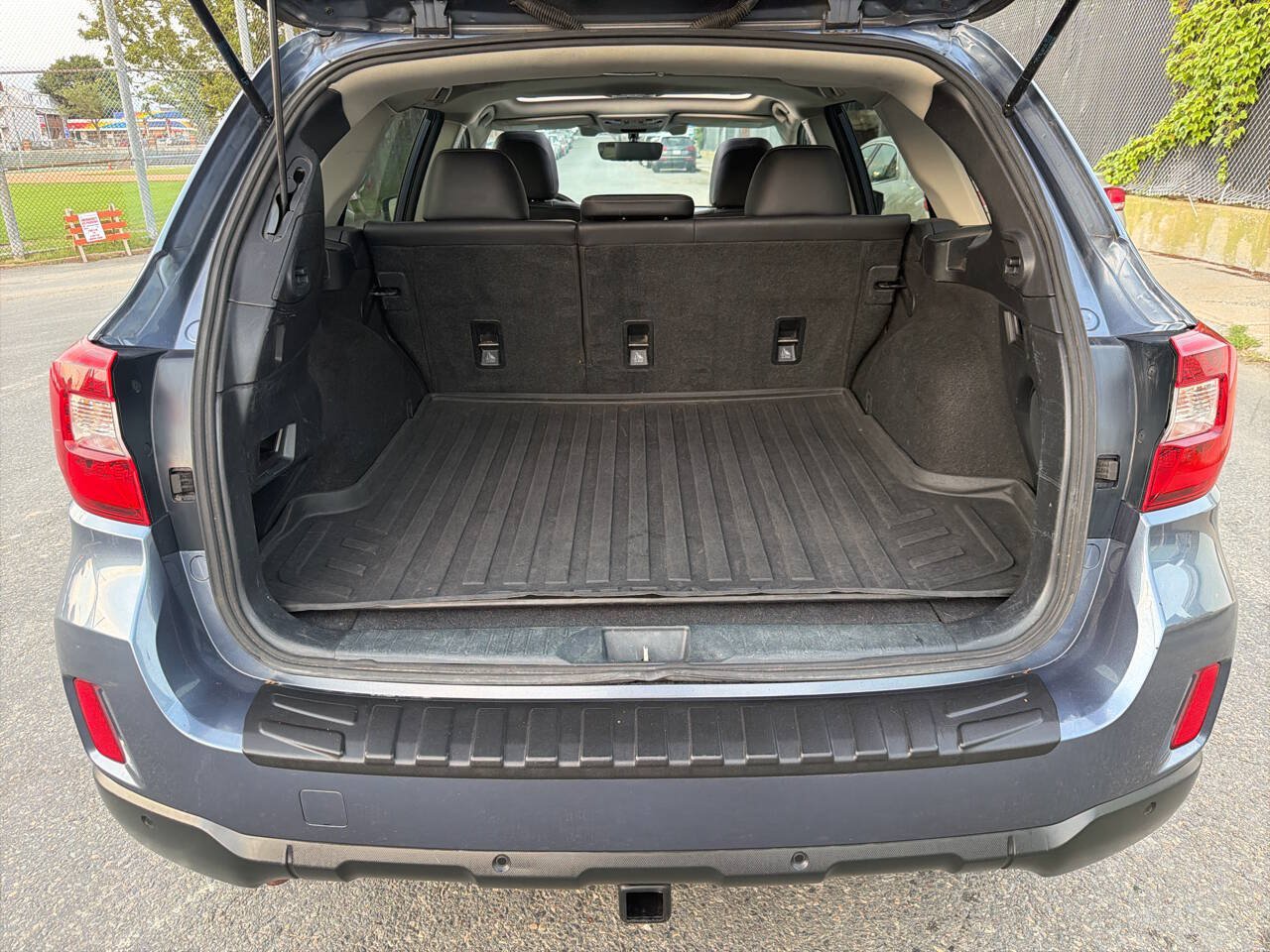 Used 2017 Subaru Outback 2.5i Limited AWD/4WD image 15