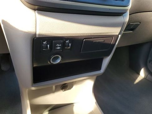 Used 2020 Toyota Sienna XLE FWD image 24