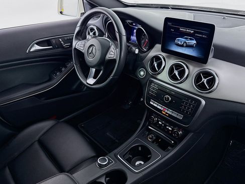 Used 2018 Mercedes-Benz GLA 250 image 16