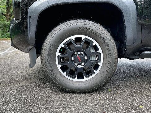 Used 2024 Toyota Tacoma TRD Off-Road AWD/4WD image 33