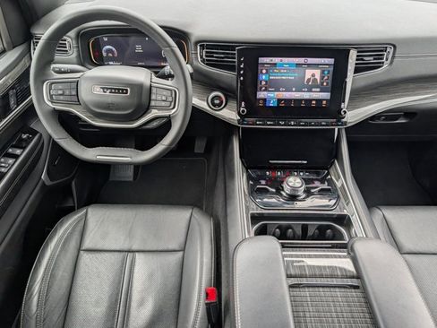 Used 2022 Jeep Wagoneer Series III image 6