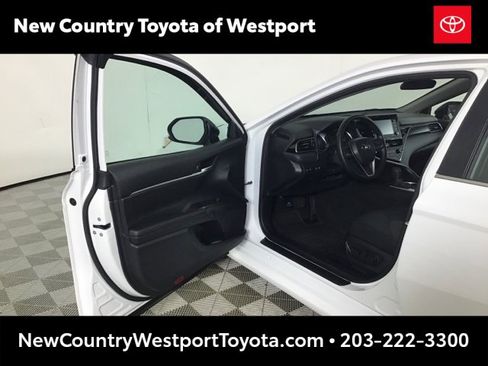 Used 2024 Toyota Camry LE image 10