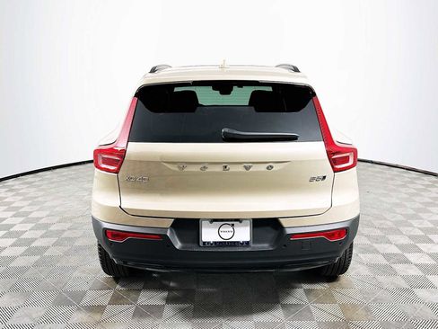 Used 2025 Volvo XC40 B5 Plus w/ Climate Package image 6