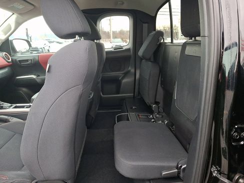 Used 2019 Toyota Tacoma SR5 image 10