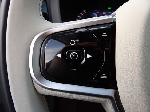 New 2026 Volvo XC60 B5 Ultra w/ Protection Package Premier image 18