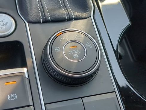 Certified 2023 Volkswagen Atlas Cross Sport SE image 25