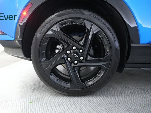 Used 2025 Chevrolet Equinox EV RS w/ LPO, All-Weather Mat Package FWD image 22