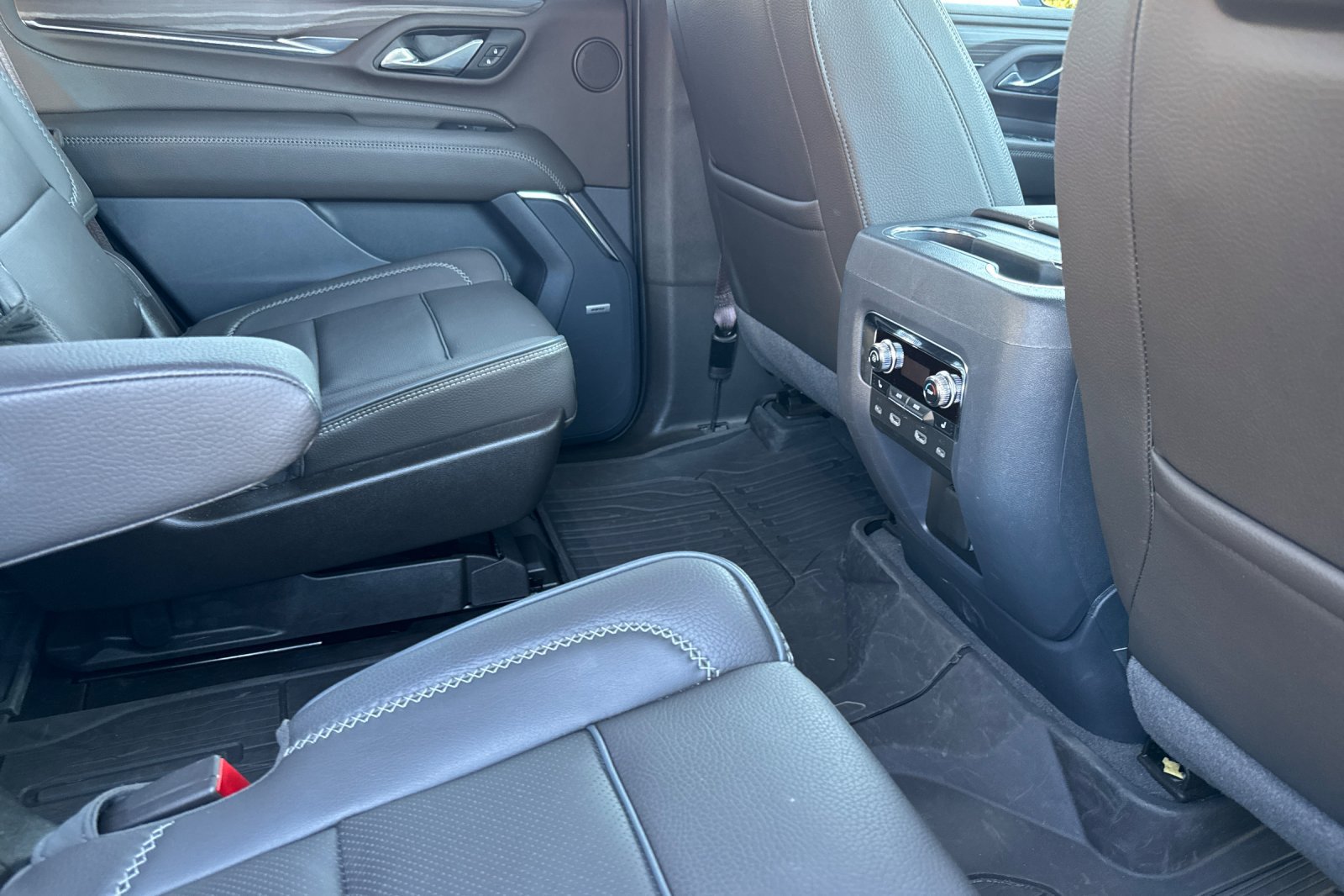 Used 2023 GMC Yukon Denali w/ Denali Reserve Package AWD/4WD image 17