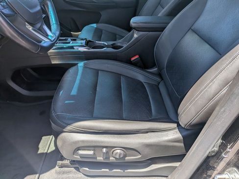 Used 2022 Chevrolet Bolt LT w/ Infotainment Package FWD image 14