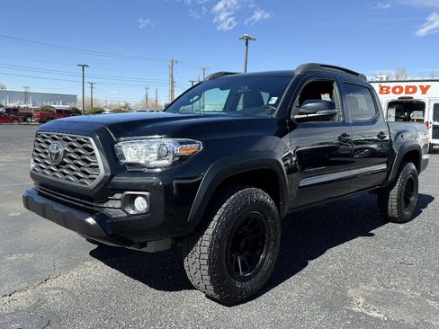 Used 2021 Toyota Tacoma TRD Off-Road AWD/4WD image 8