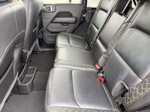 Used 2021 Jeep Wrangler Unlimited Sahara image 13
