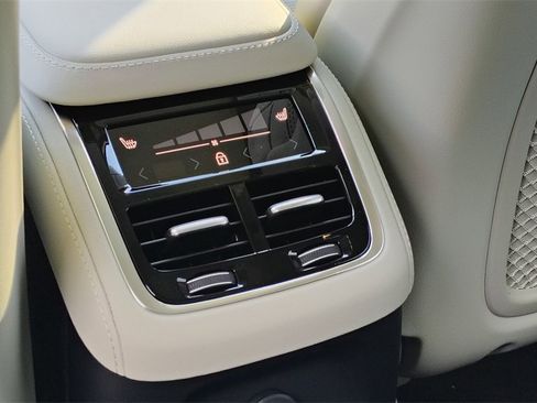 New 2026 Volvo XC90 T8 Ultra image 29