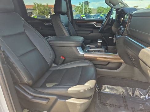 Used 2023 Chevrolet Silverado 1500 RST w/ Redline Edition AWD/4WD image 24