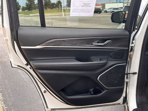 Used 2021 Jeep Grand Cherokee L Limited image 15