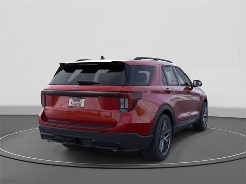 New 2026 Ford Explorer ST-Line w/ ST-Line Street Pack image 8