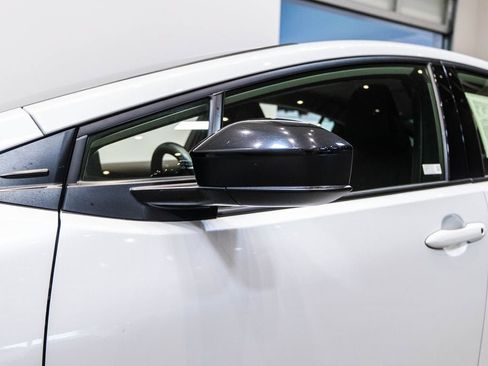 Used 2025 Toyota Prius XLE FWD image 12