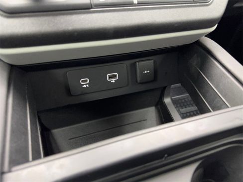 Used 2020 Land Rover Defender 110 SE image 66