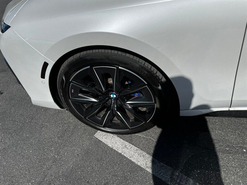 Used 2024 BMW i7 M70 AWD/4WD image 14
