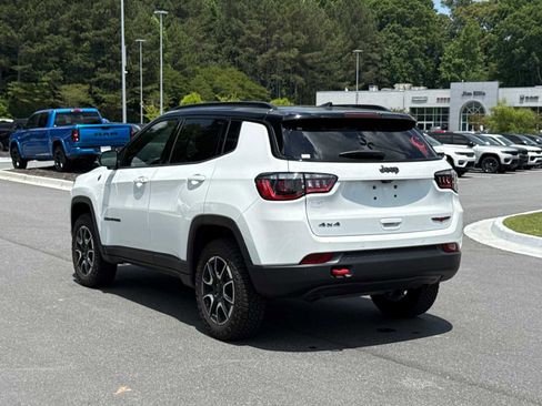 Used 2024 Jeep Compass Trailhawk w/ Sun and Sound Group AWD/4WD image 3