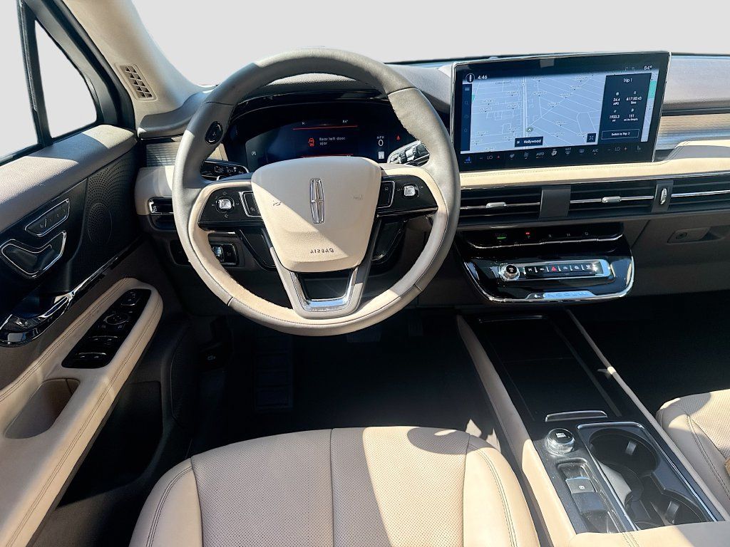 Used 2024 Lincoln Corsair AWD w/ Equipment Group 101A image 23