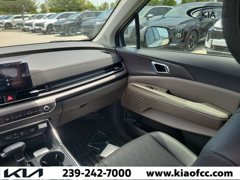 New 2026 Kia Carnival EX FWD image 17